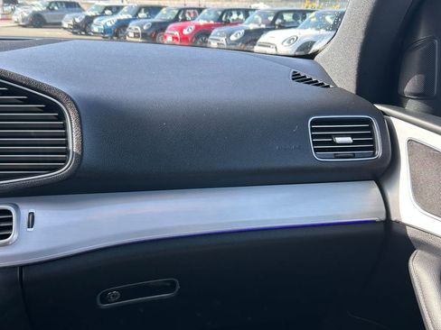 Used 2024 Mercedes-Benz GLE 450e 4MATIC image 26