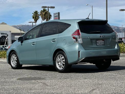 Used 2017 Toyota Prius V Three FWD image 6