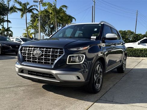 Used 2022 Hyundai Venue Limited image 32