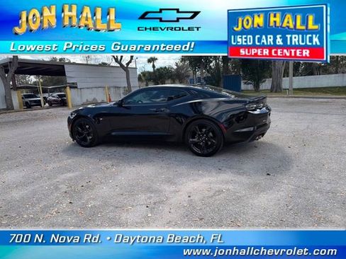 Used 2020 Chevrolet Camaro LT w/ RS Package image 6