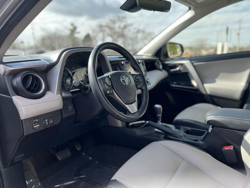 Used 2018 Toyota RAV4 Limited w/ Carpet Mat Package image 16