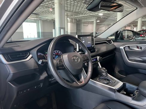 Used 2021 Toyota RAV4 XLE w/ Convenience Package AWD/4WD image 16