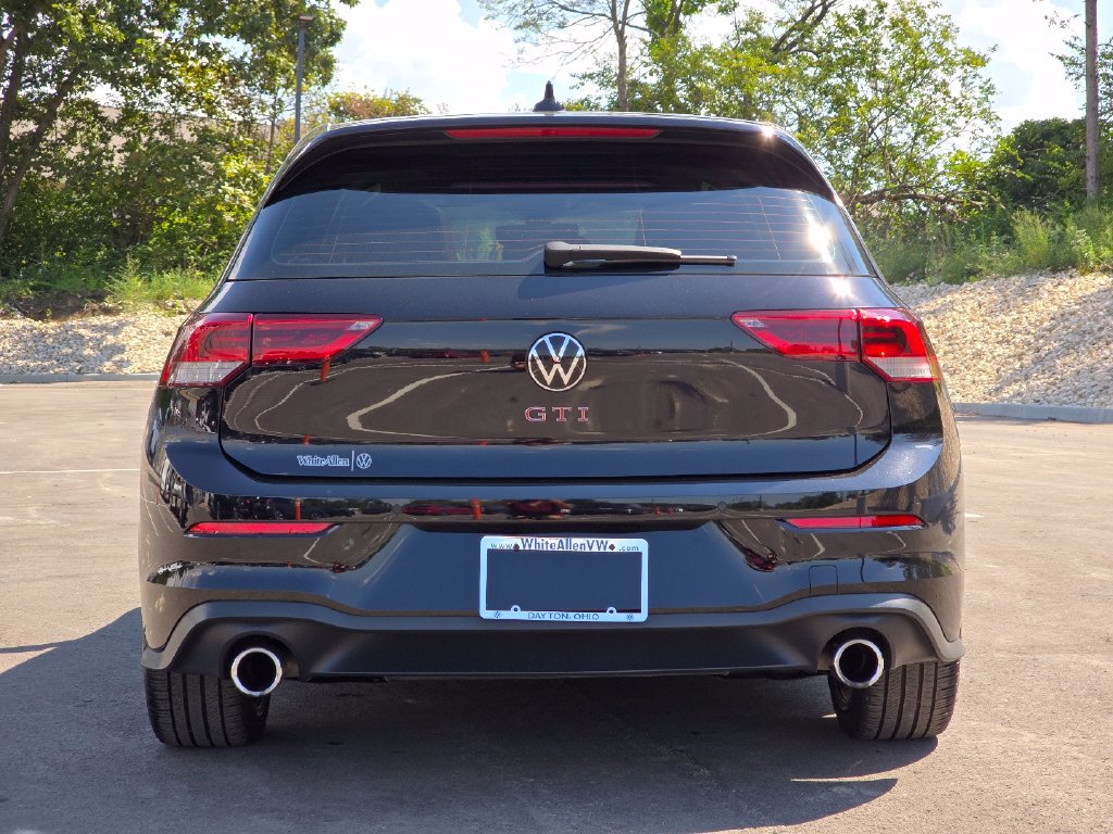 Certified 2022 Volkswagen GTI SE FWD image 21