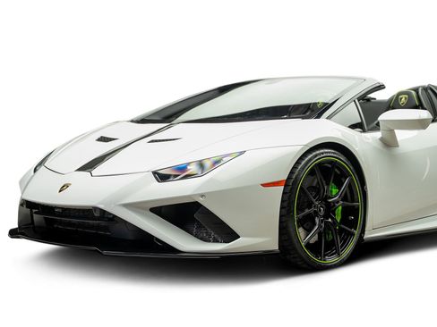 Used 2020 Lamborghini Huracan EVO RWD image 16