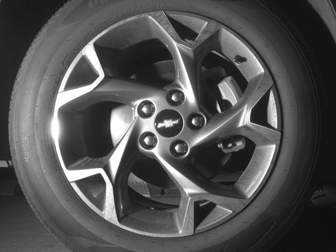 Used 2025 Chevrolet Trax LT FWD image 12