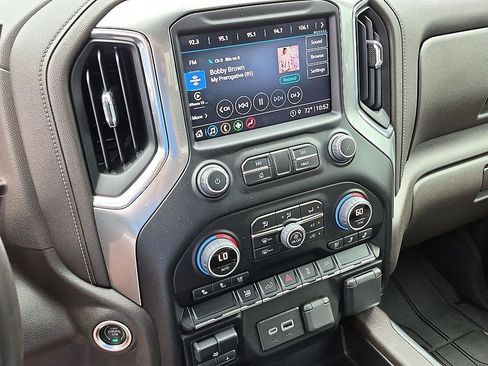 Certified 2022 Chevrolet Silverado 2500 LTZ w/ LTZ Convenience Package AWD/4WD image 21