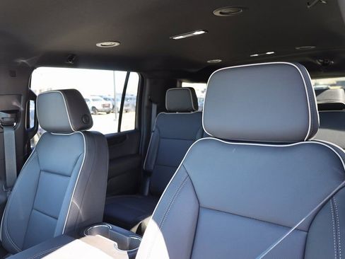 New 2026 GMC Yukon XL Elevation image 16