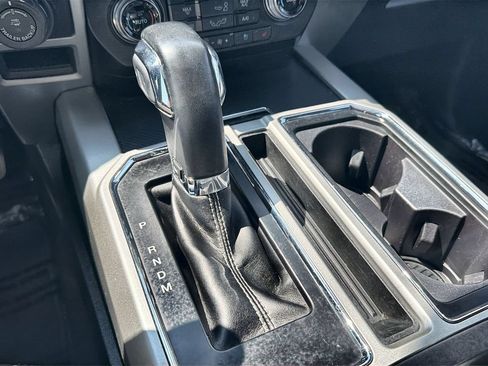 Used 2019 Ford F150 Lariat w/ Equipment Group 502A Luxury AWD/4WD image 20