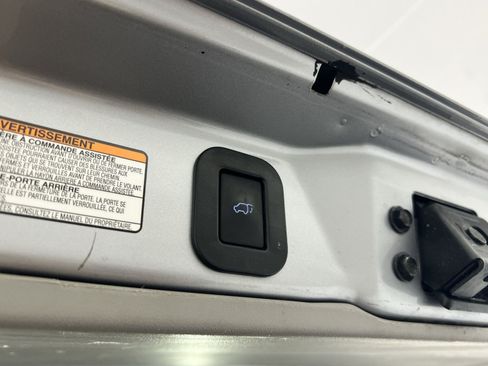 Used 2017 Toyota Sienna XLE w/ XLE Navigation Package FWD image 28