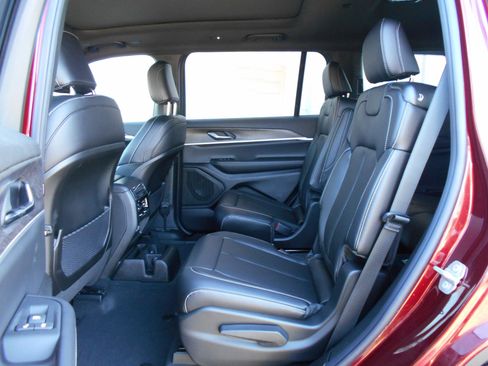 New 2025 Jeep Grand Cherokee L Limited image 7