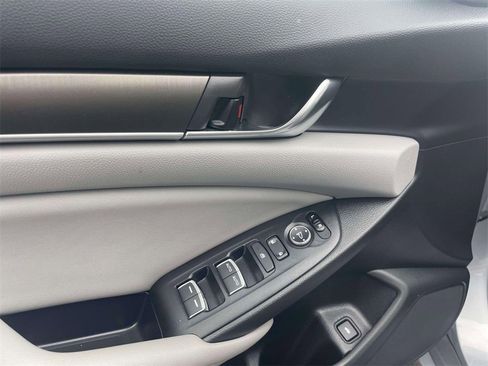 Used 2019 Honda Accord LX image 16