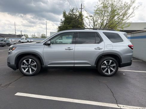 Certified 2023 Honda Pilot Elite image 2