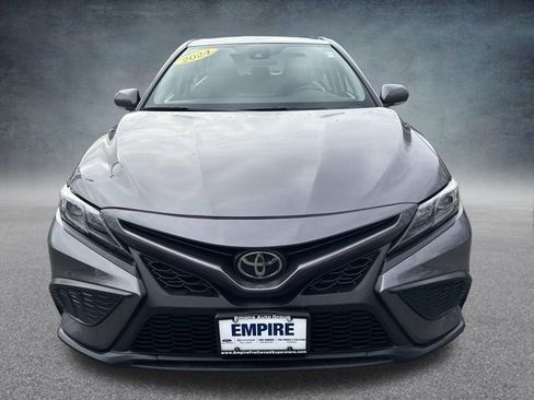 Used 2024 Toyota Camry SE image 10