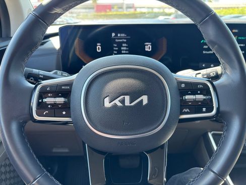 Used 2026 Kia Carnival FWD image 30