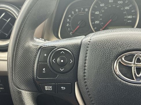 Used 2013 Toyota RAV4 LE FWD image 29