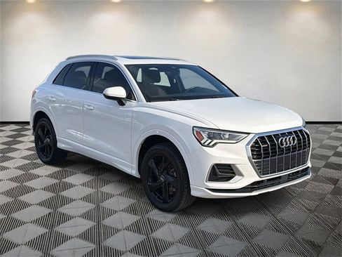 Used 2020 Audi Q3 2.0T Premium Plus w/ Premium Plus Package image 3