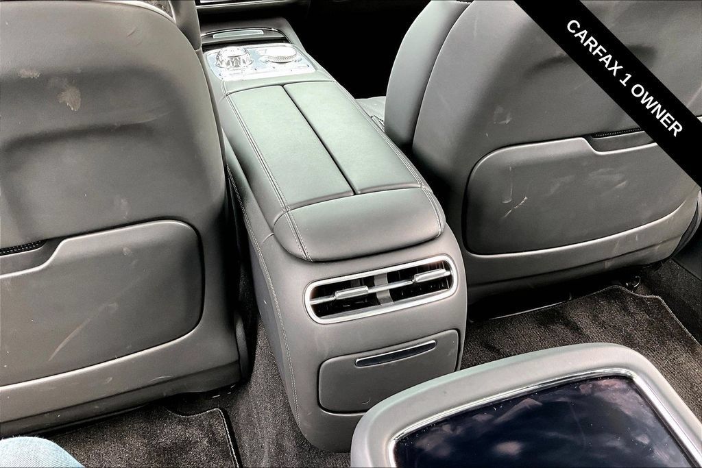 Used 2025 Genesis G90 3.5T AWD/4WD image 12
