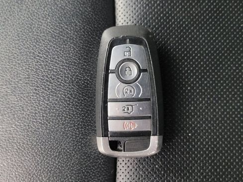 Used 2020 Ford Explorer Limited image 32