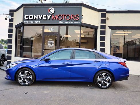Used 2023 Hyundai Elantra SEL w/ Convenience Package FWD image 5