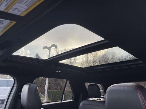 Used 2023 Ford Explorer ST-Line w/ Class IV Trailer Tow Package image 7