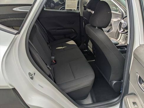 Used 2024 Hyundai Kona SEL FWD image 15