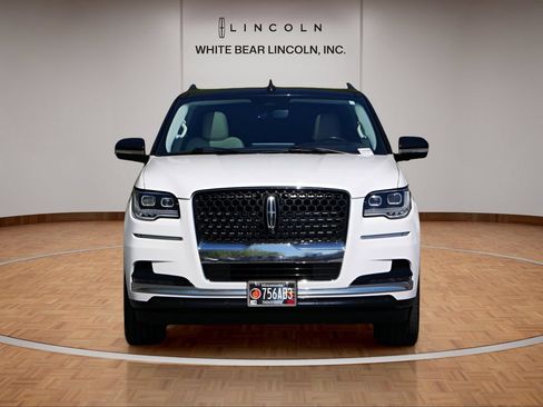 Used 2022 Lincoln Navigator Black Label AWD/4WD image 2