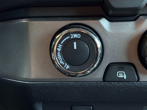 Used 2019 Toyota Tacoma SR5 image 24