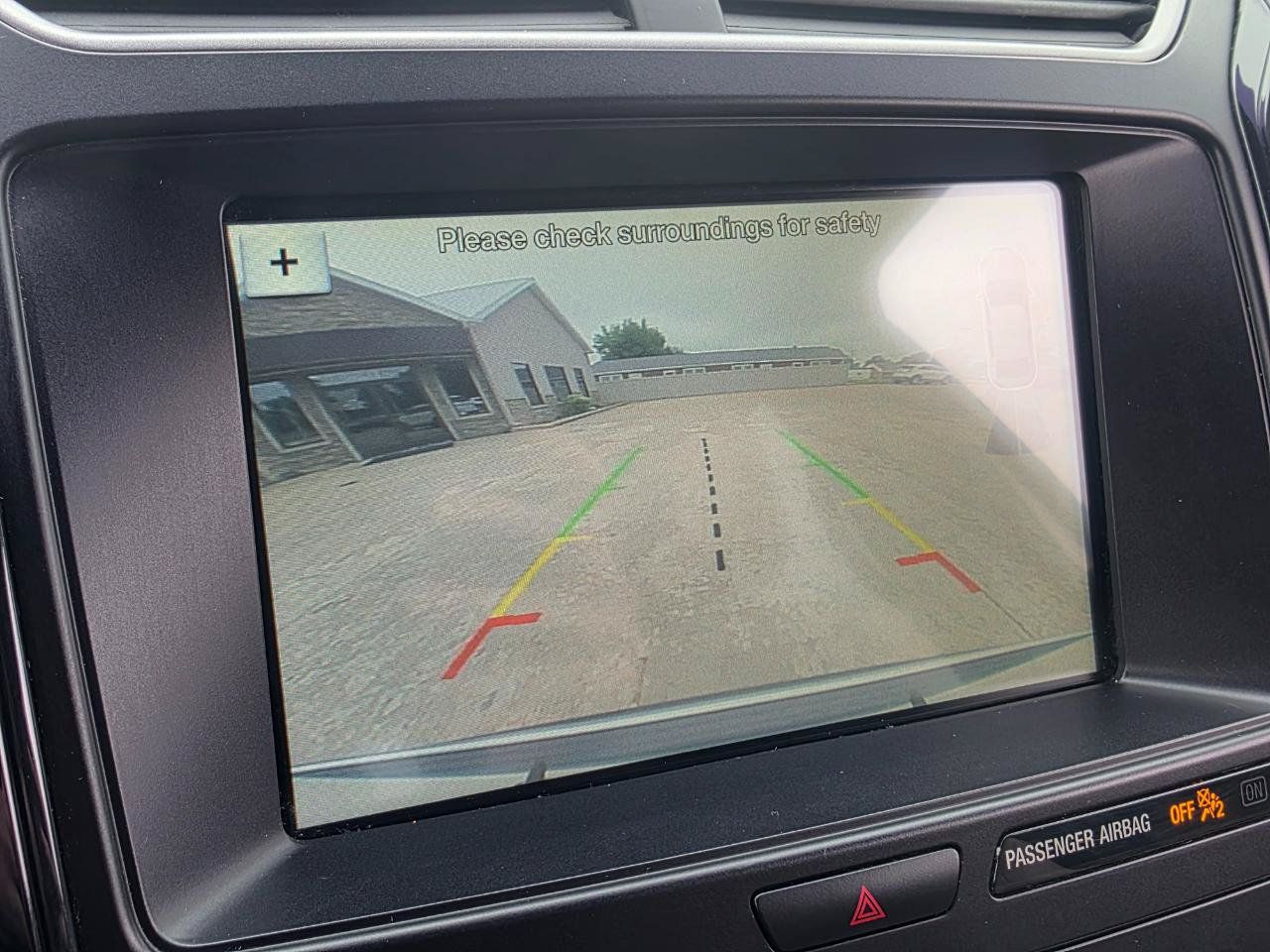 Used 2018 Ford Explorer XLT w/ Equipment Group 201A FWD image 3