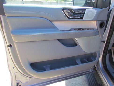 Used 2019 Lincoln Navigator L Black Label w/ Cargo Package AWD/4WD image 11