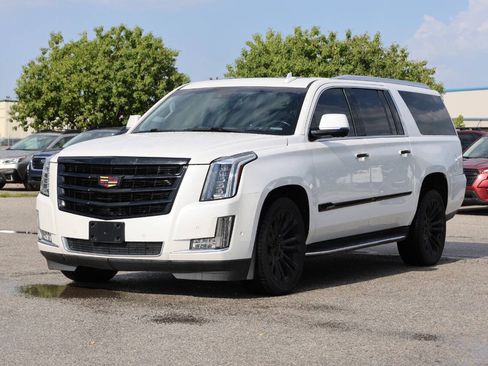 Used 2019 Cadillac Escalade ESV Luxury AWD/4WD image 6