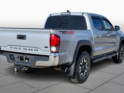 Used 2019 Toyota Tacoma TRD Off-Road image 13
