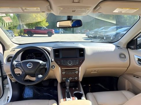 Used 2018 Nissan Pathfinder Platinum w/ Cargo Package AWD/4WD image 27