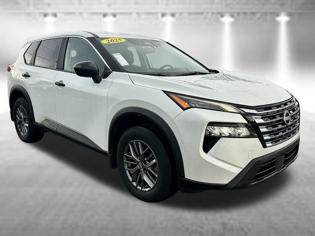 Certified 2025 Nissan Rogue S FWD image 2