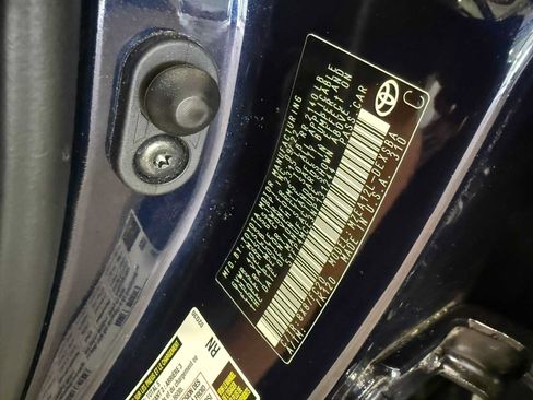 Used 2022 Toyota Corolla SE w/ SE Premium Package FWD image 38