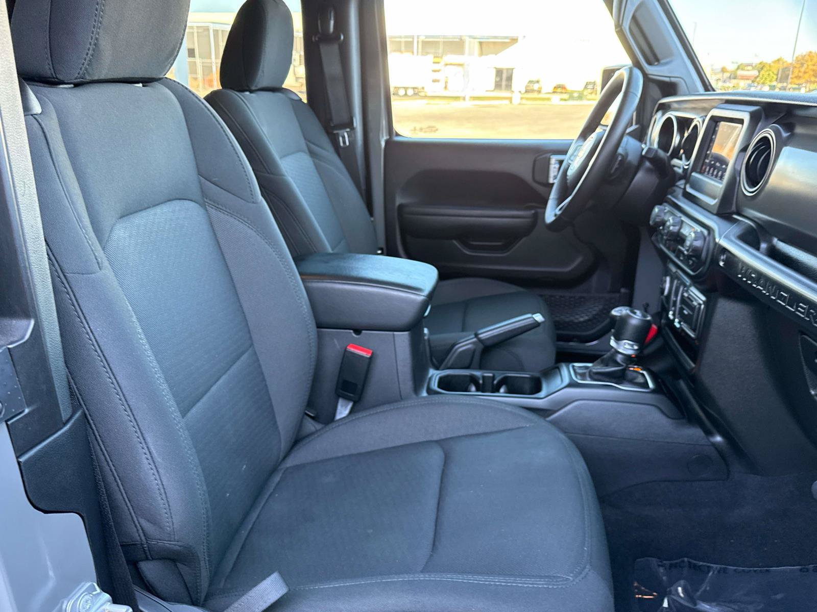 Used 2021 Jeep Wrangler Sport AWD/4WD image 15