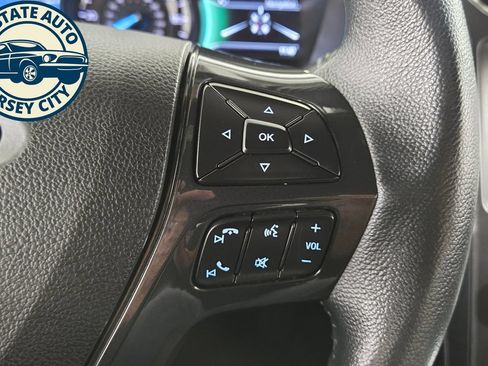 Used 2019 Ford Explorer XLT w/ Equipment Group 202A AWD/4WD image 14