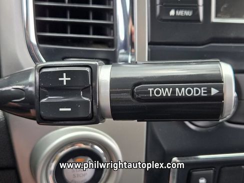 Used 2019 Nissan Titan SV RWD image 22
