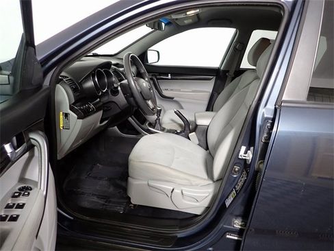 Used 2011 Kia Sorento 2WD image 18
