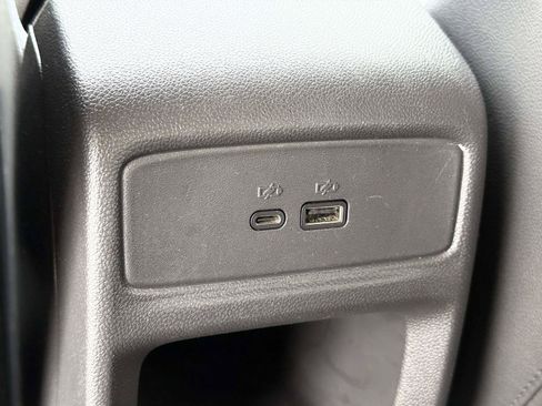 Used 2025 Chevrolet Trax LT w/ LT Convenience Package FWD image 10