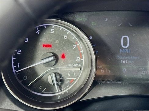 Used 2024 Toyota Camry SE image 21