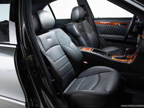 Used 2009 Mercedes-Benz E 63 AMG Sedan image 30