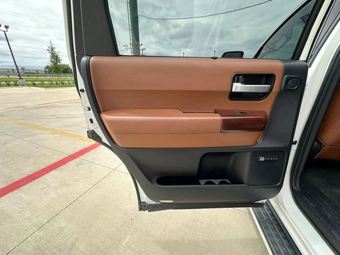 Used 2012 Toyota Sequoia Platinum AWD/4WD image 21