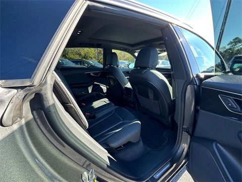 Used 2019 Audi Q8 Premium w/ Convenience Package image 17