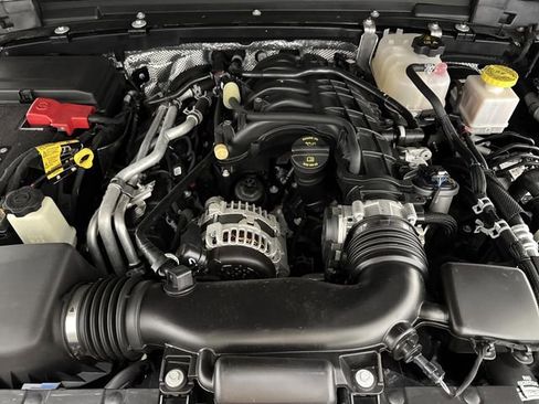 Used 2024 Jeep Gladiator Rubicon w/ Technology Group image 40