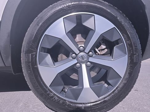 Certified 2025 Volvo XC40 B5 Plus AWD/4WD image 36