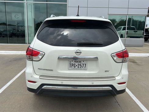 Used 2016 Nissan Pathfinder SV FWD image 15