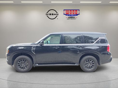 Used 2025 Nissan Armada SV AWD/4WD image 5