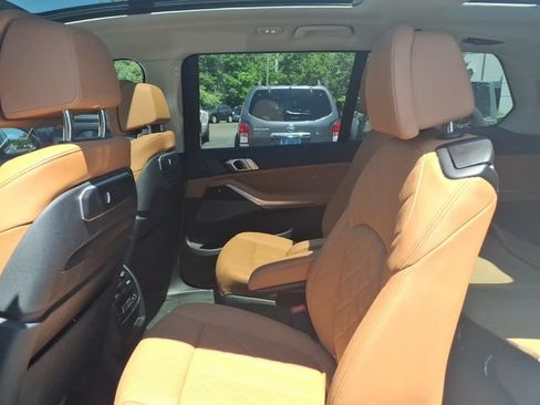 Used 2024 BMW X7 xDrive40i AWD/4WD image 17