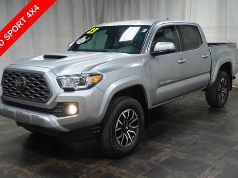 Used 2023 Toyota Tacoma TRD Sport w/ Advanced Technology Package image 2