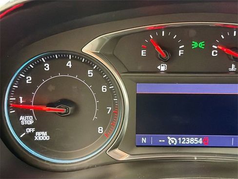 Used 2020 Chevrolet Traverse LT image 13